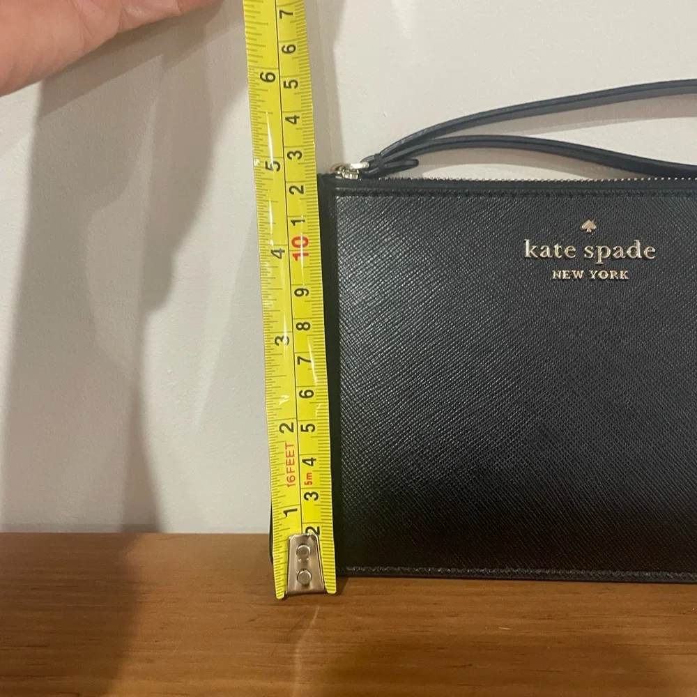 💓Kate Spade Black Clutch Wristlet Wallet iPhone fits in it